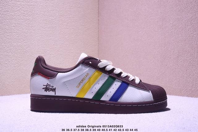 Shell-Shaped Lv Limited Edition, Featuring Soft, Flexible Leather In A Classic C