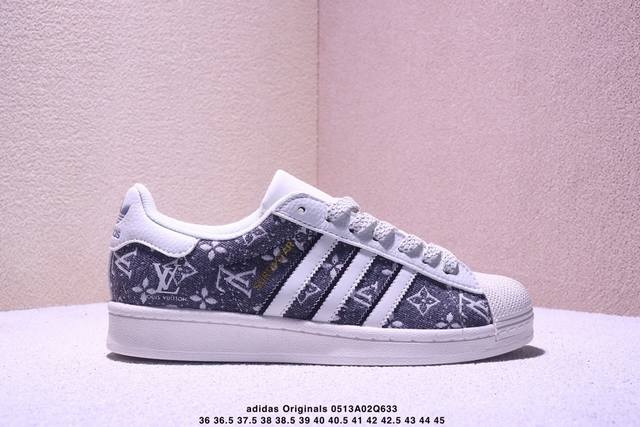 Shell-Shaped Lv Limited Edition, Featuring Soft, Flexible Leather In A Classic C