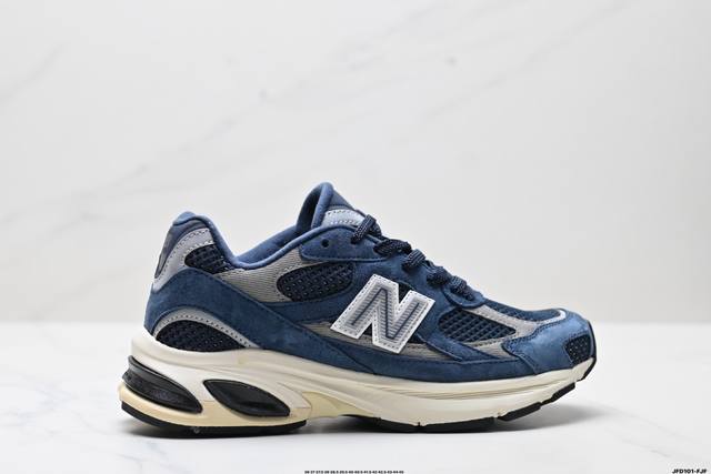 Company-Level New Balance 2010 Series New Balance Retro Dad-Style Mesh Running C