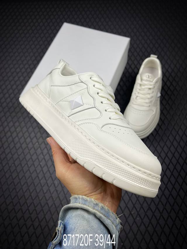 Fnew Arrival Valentino Rockstud Untitled Thick-Soled Casual Studded White Sneake