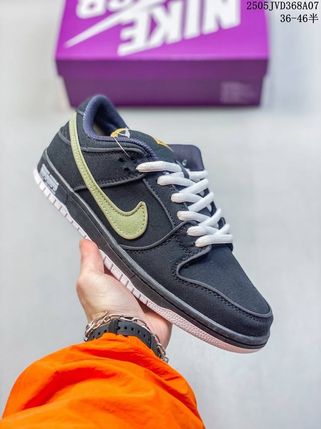 Nike Dunk Low Dunk Series Retro Low-Top Casual Skateboarding Shoes. Features A S