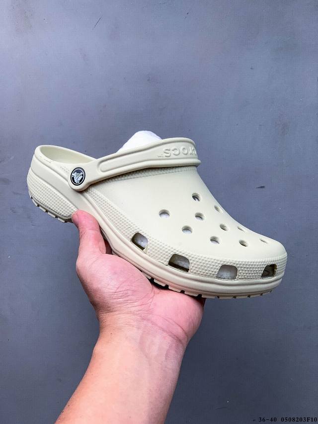 Image Collection: Dongguan Large Factory Order Crocs Karlochi Hole-Punched Shoes
