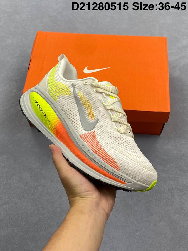 Nike Vomero 18 Nike Comfortable Cushioning And Slip-Resistant Low-Top Running Sh