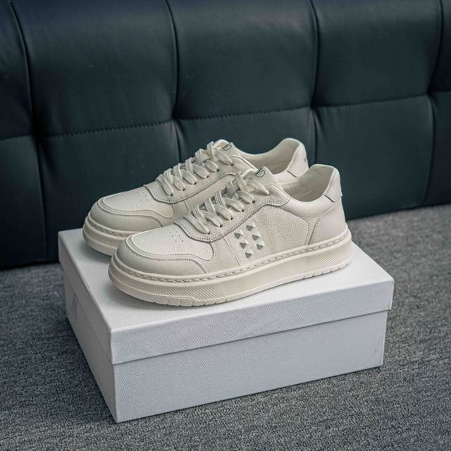 Core Private New Arrival Valentino Rockstud Untitled Thick-Soled Casual Studded