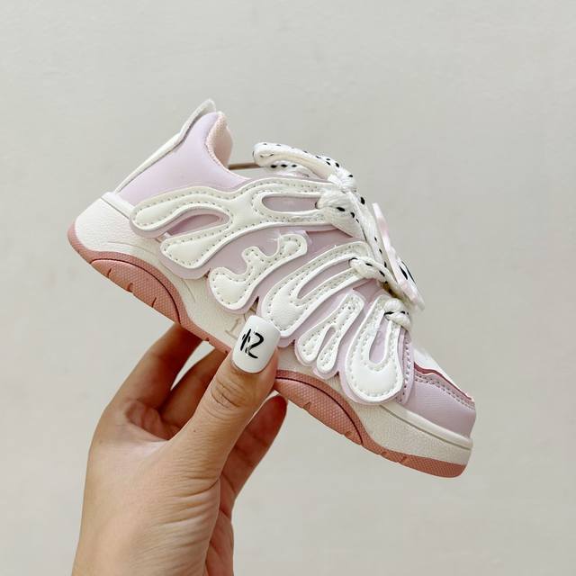 Special Price The Old-Style Athletic Sneakers Are Absolutely Stunning!! The Side