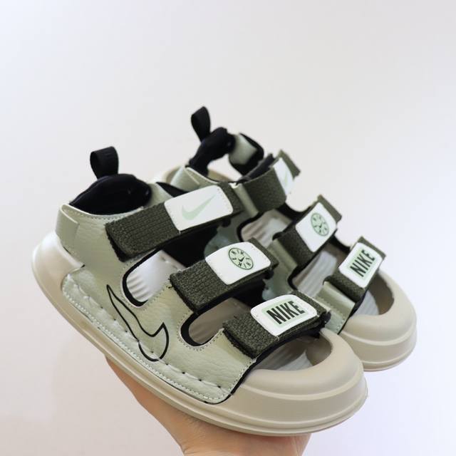 Special Price, Returnable And Exchangeable Nike Velcro-Closure Kids' Shoes For B