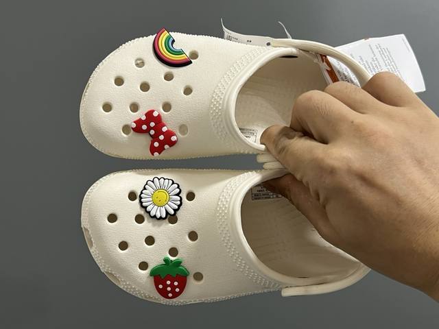 Crocs Classic Perforated Hole Children's Sandals Size: 9C-4J Classic Crocs Perfo