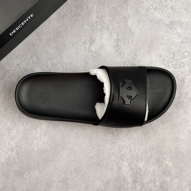 Local Core Private Descente Lcing Nars Versatile Soft Non-Slip Flip Flops Midsol