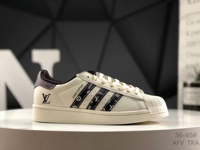 M62361 Top