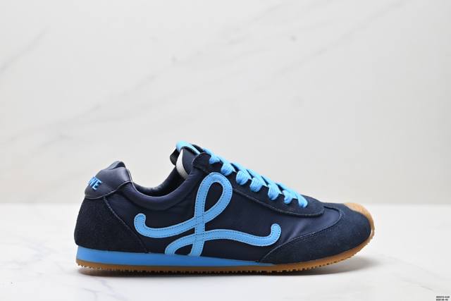 Actual shot# Style number: 774209 Size: 19.5 8-12 3-6Cm 1955 Saddle Head Series
