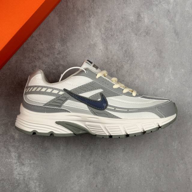 Corporate-level Nike Vomero 18 Nike comfortable shock-absorbing and non-slip low