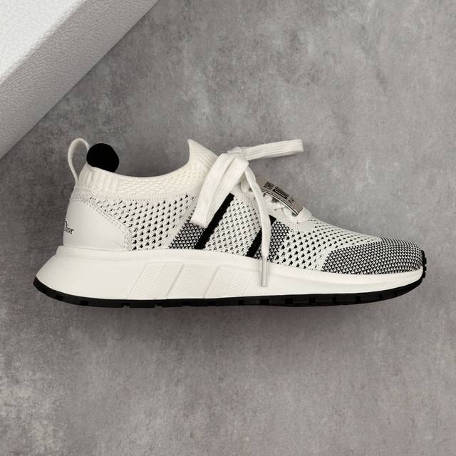 Introduction: Genuine New Balance second-hand running shoes New Balance 740 seri