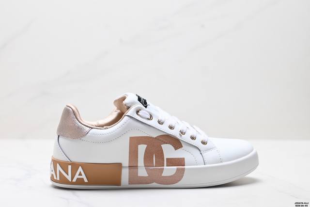 Jordan Jordan men's and women's shoes are half-size, upgraded from the original