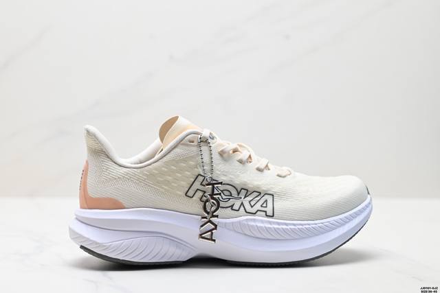 Converse low-top canvas shoes for men and women, with metal eyelets for added te