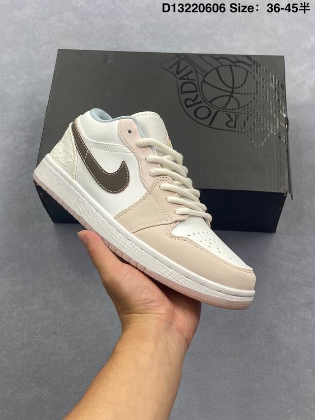 Corporate-level Nike Air Force 1'07 Original last and original cardboard to crea