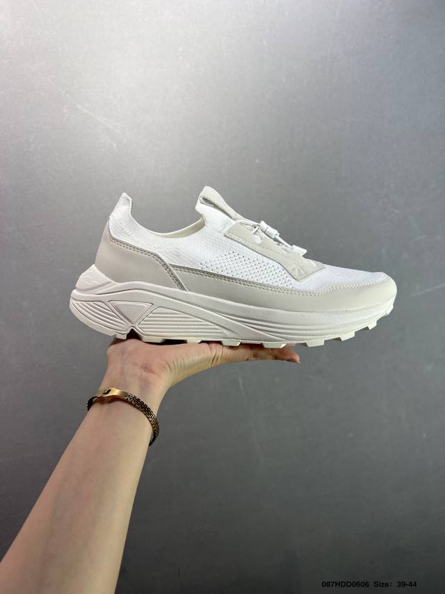 Alo Yoga Alo Runner comfortable, versatile, non-slip, breathable low-top running