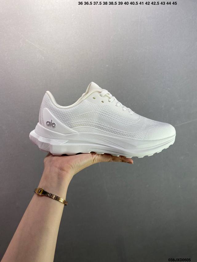 Definition of simple and versatile style Highly recommended Vans Sk8-Low Cdg A n