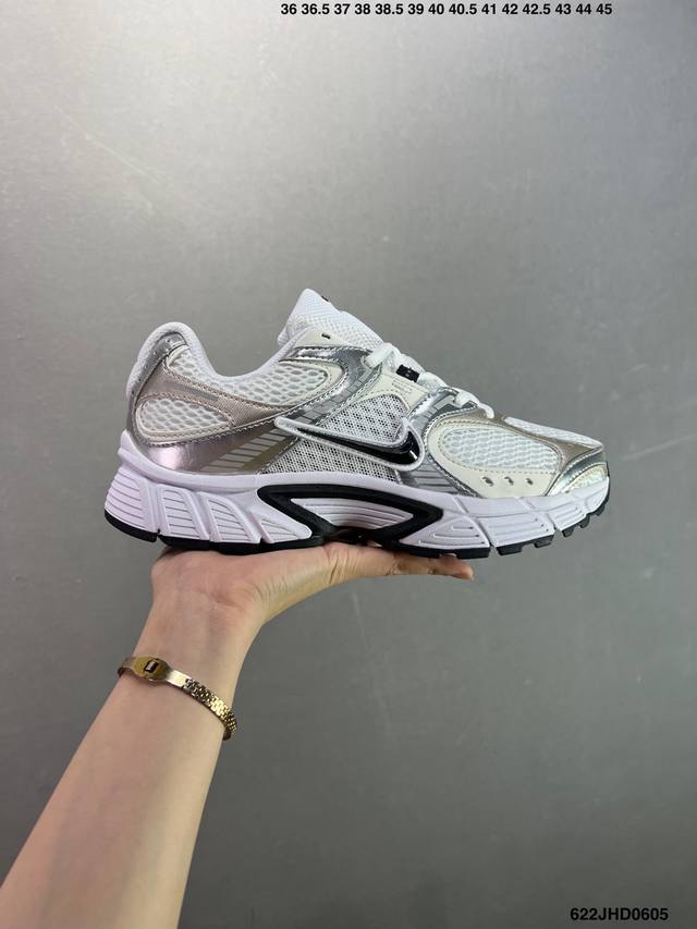 Nike W Nike Gamma Force combines comfort and style, and interprets the ingenuity