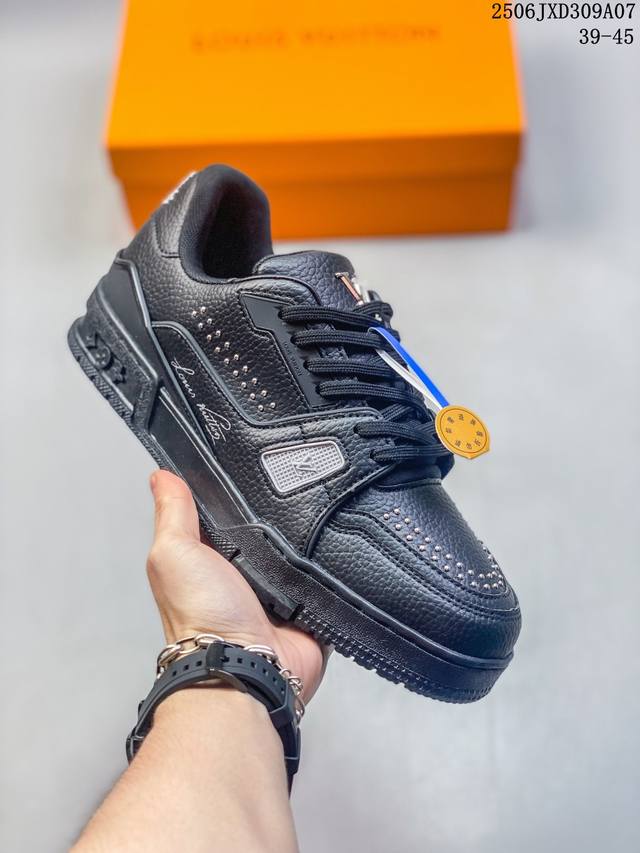 Local core private Company-level Nike Court Vision 1 Low low-top "Supreme co-bra