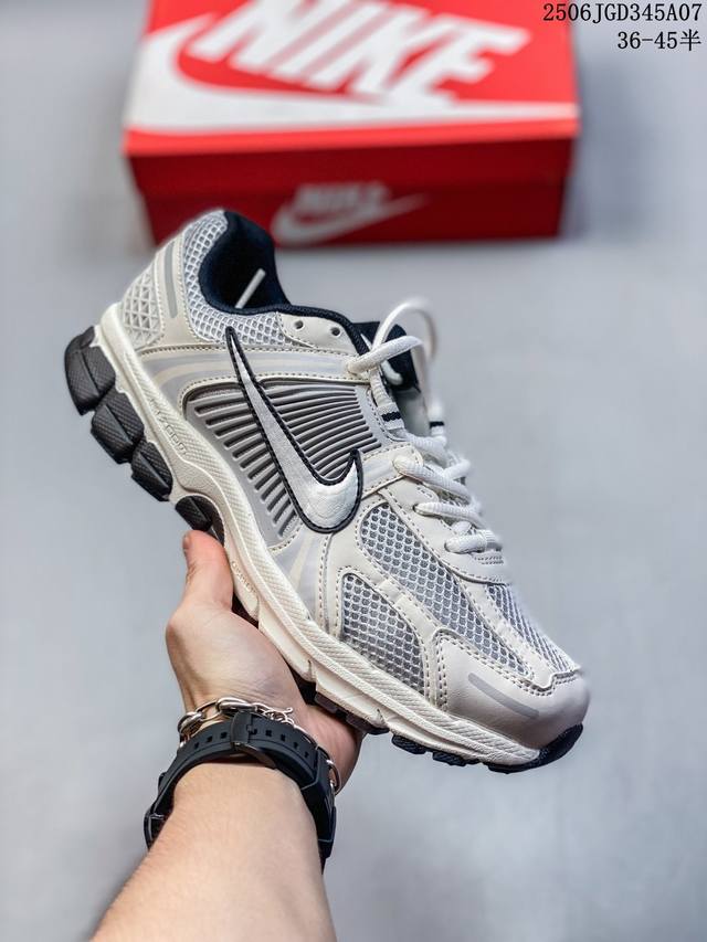 Local core private Ok version Balenciaga 16th generation Monday Its avant-garde