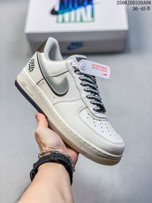 Local core private Classic white shoes Burberry This model took 5 months to poli