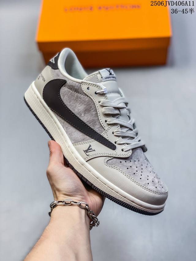Adidas Originals Sambae W All-match Retro Samba Shoes Adidas Sambae W uses a thi