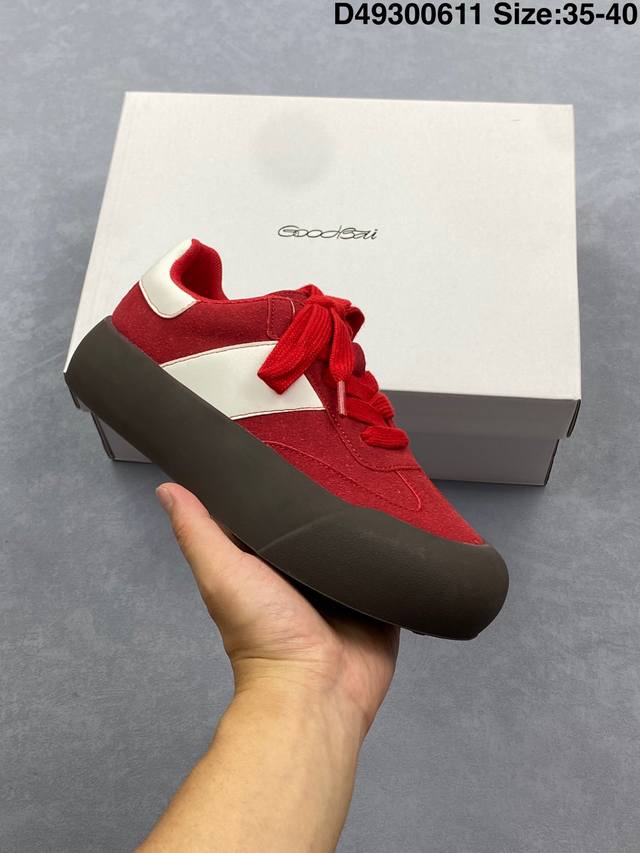 C Italian luxury brand - Bottega Veneta - Bottega Veneta Orbit Lace-Up Runner Bv
