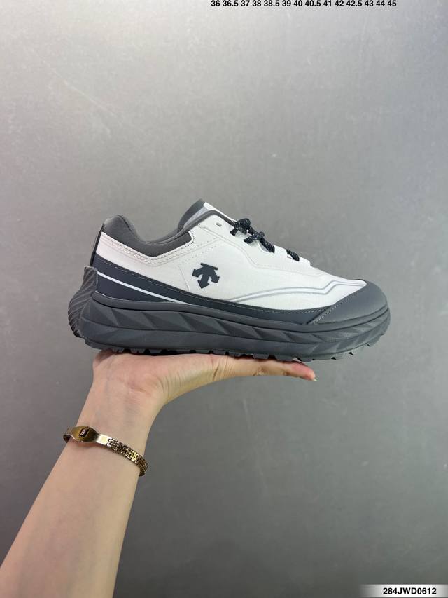 French luxury fashion brand Dior Dior B30 Low-Top Sneaker B30 series low-top cla