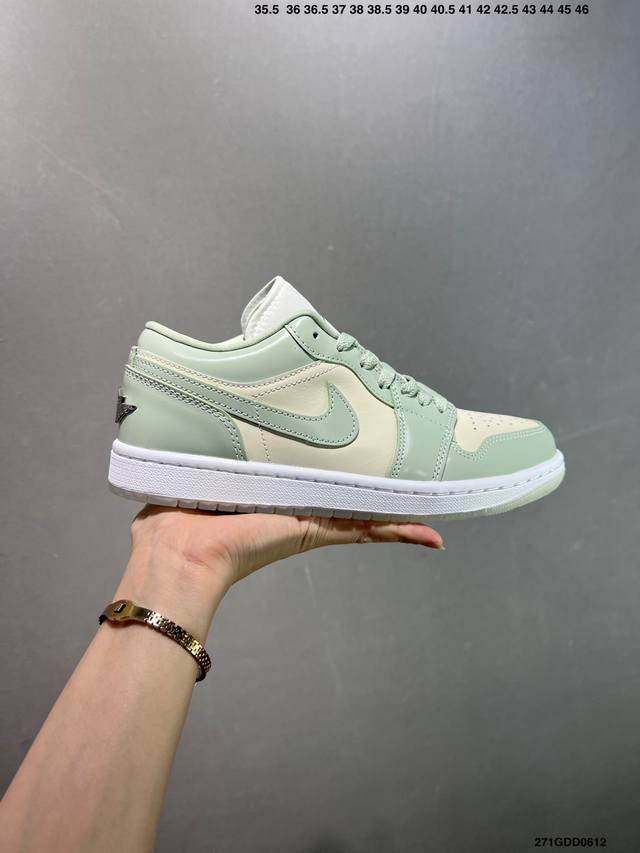 Nike Sb Dunk Low Dunk Series Retro Low-top Casual Sports Skateboard Shoes. Uses