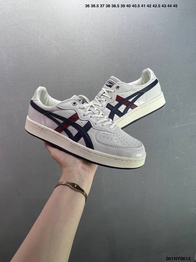 Alo Recovery Mode Yoga The same white shoes as Yi Mengling, Jisoo, and Jisoo Man