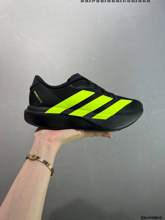 The Roger Clubhouse Federer X On Angpao shock-absorbing and comfortable retro ca