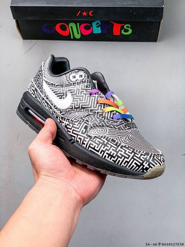Corporate-level Nike V2K Run running shoes, retro style, mesh breathable sports