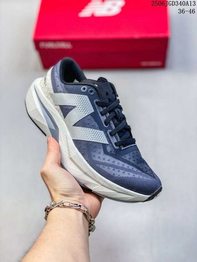 The Roger Clubhouse Federer X On Angpao shock-absorbing and comfortable retro ca