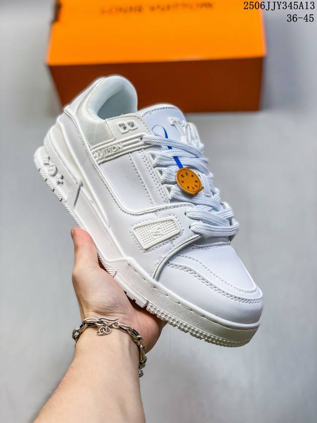 Miumiu 2025 early spring fashion new product, double laces, embodies Miu Miu's b