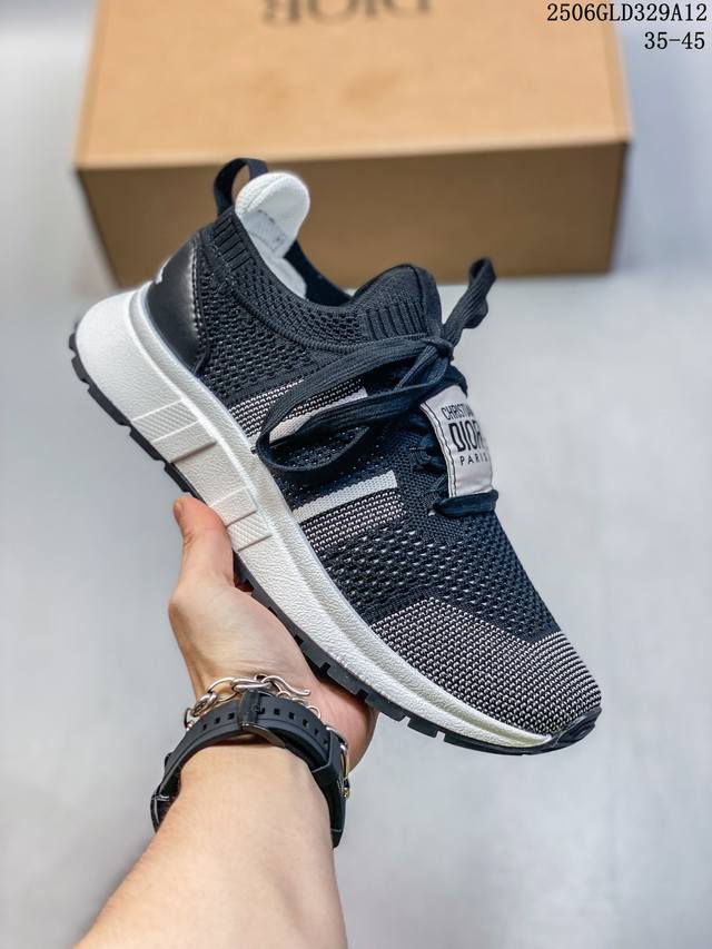 C Italian luxury brand - Bottega Veneta - Bottega Veneta Orbit Lace-Up Runner Bv