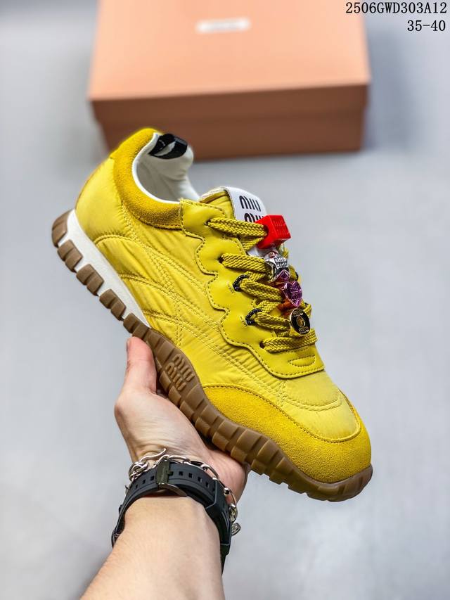 Hoka men's and women's shoes are made of genuine half-size, upgraded from the or