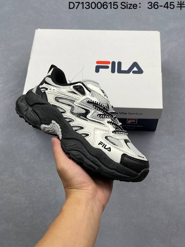The company uses a new double-layer ultra-light breathable mesh material #The li