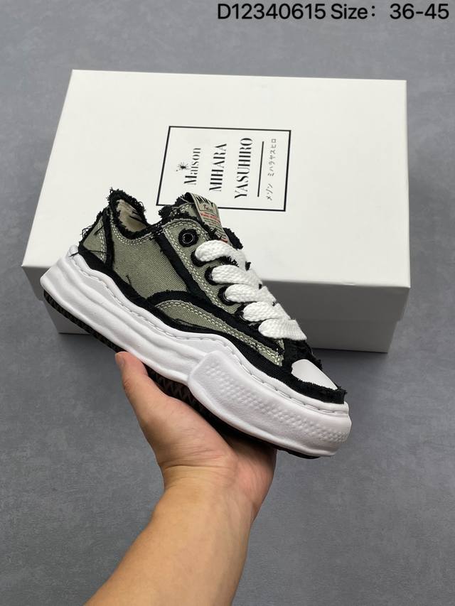 Authentic Nike Air Force 7 Original last and original cardboard to create a pure
