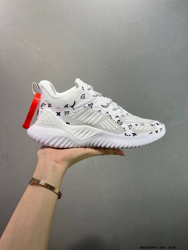 Chanel 25C early spring vacation model, the new shoe model is launched for the f