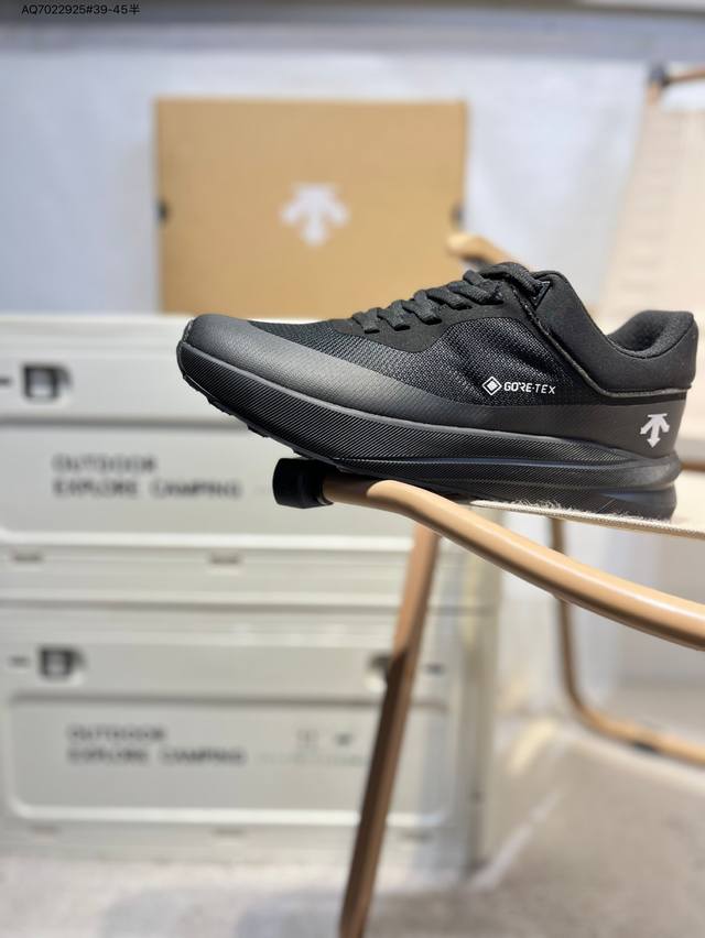 Hoka One One Bondi 9 New cushioning running shoes of the same style as Shawn Yue
