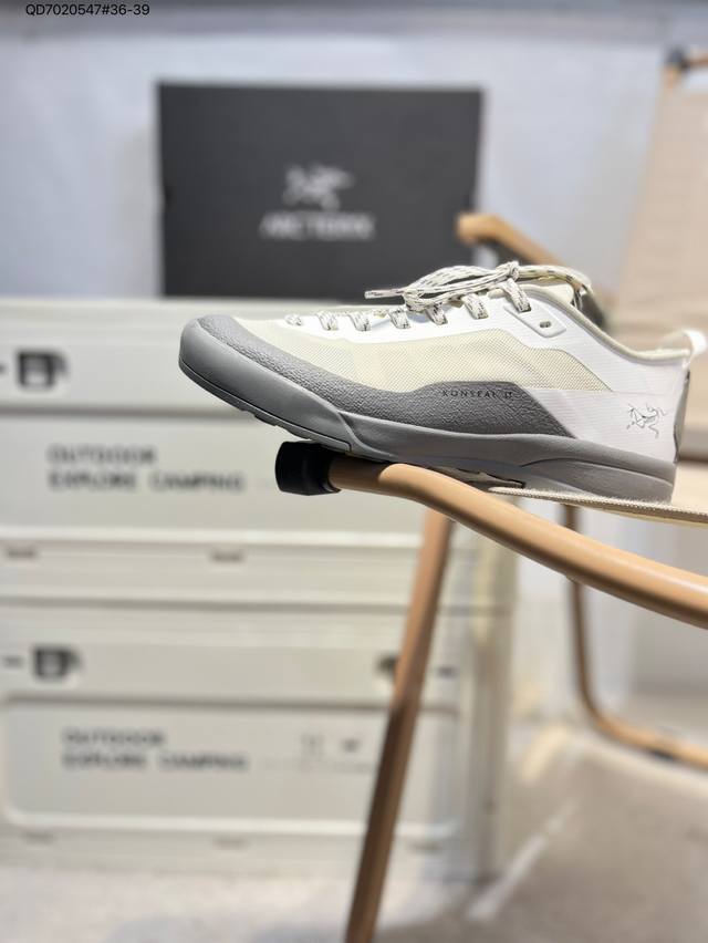Corporate-level Descente Chron series unisex Chron retro sports casual shoes can