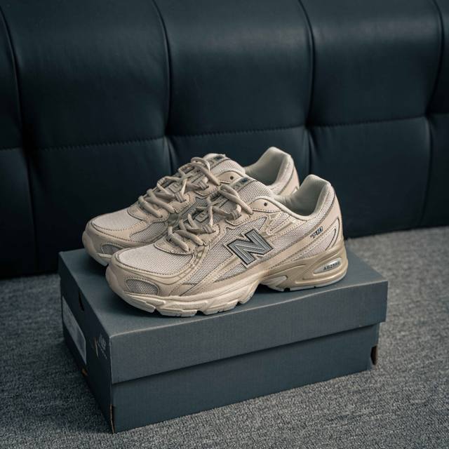 Nike Air Zoom Vomero 18 Cushioned and breathable casual running shoes The new ve