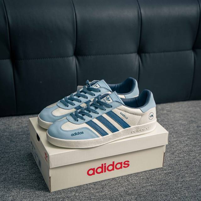 original last data paper version, made of hard high-quality leather upper materi