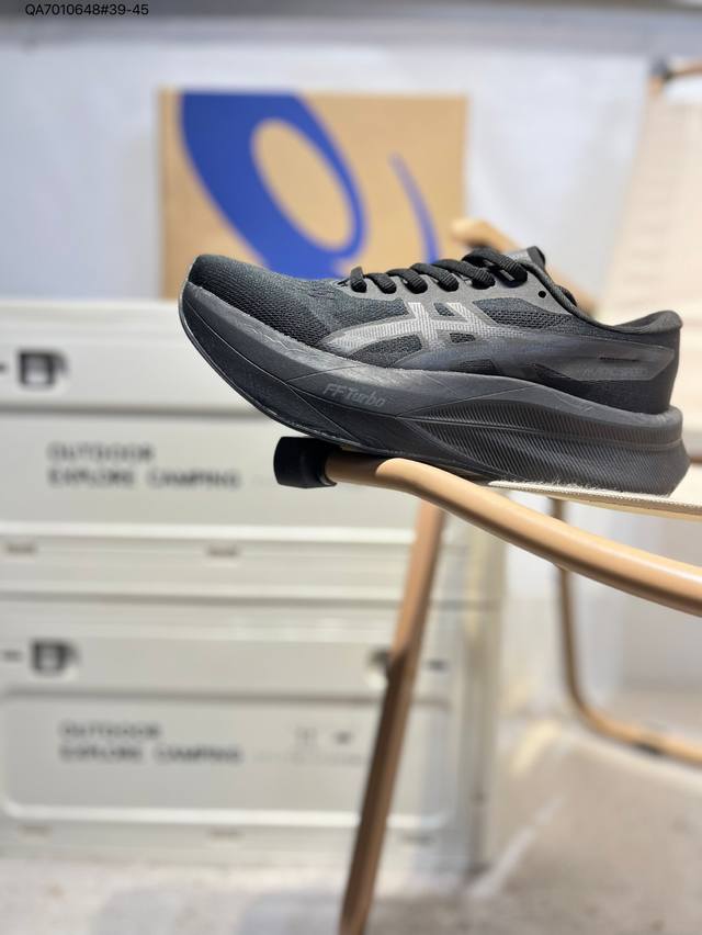 Arcteryx slippers, a must-have for summer, soft and elastic, highly recommended.
