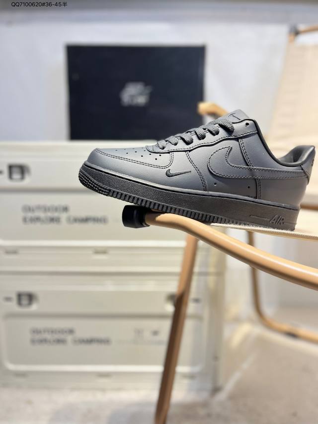 C Corporate-level Nike Court Vision 1 Low low-top sneakers "Supreme co-branded b