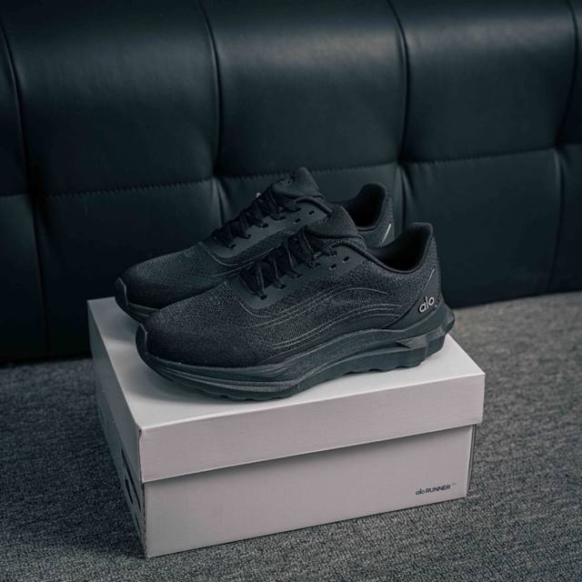 Company-level Xiaohongshu recommends Hoka M Speedgoat 6 new color scheme. This b