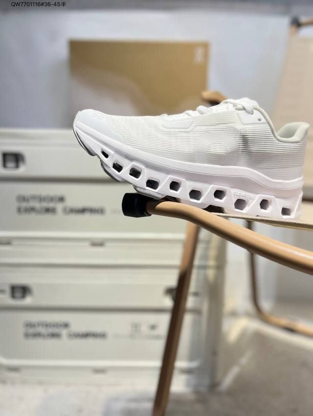 Original last and original paper version of men's and women's shoes, developed w