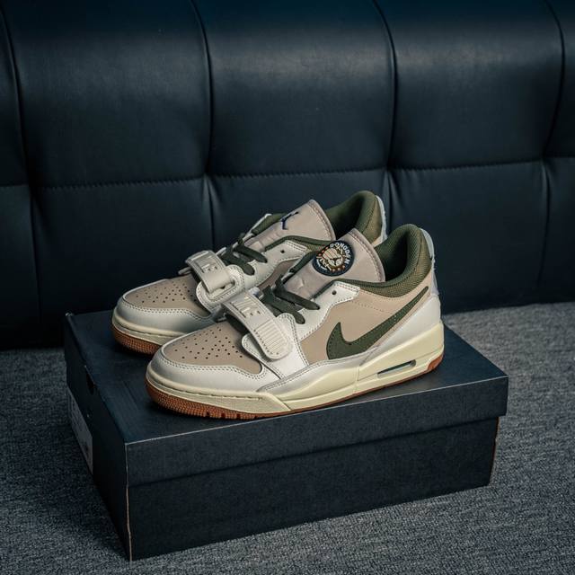 Adidas Adifom Superstar Mule slippers chef shoes Mule shoes new slippers Size: s
