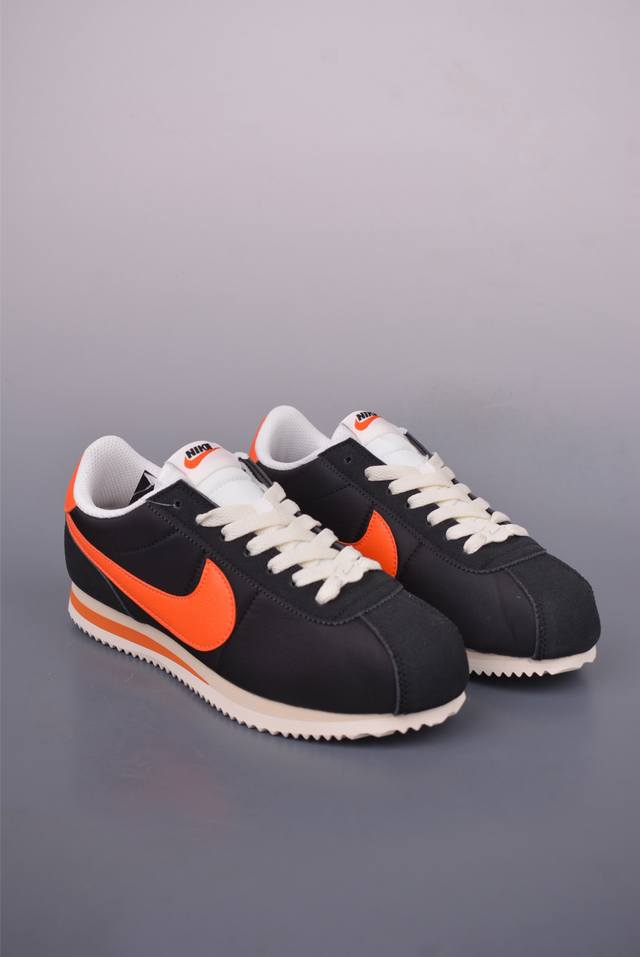 Louis Vuitton men's and women's shoes are equipped with a thick drawer gift shoe
