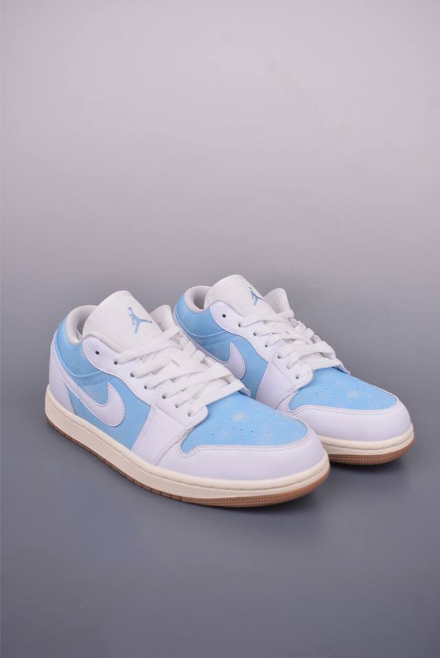 Louis Vuitton men's and women's shoes are equipped with a thick drawer gift shoe